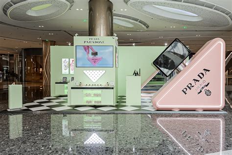 prada paradoxe pop up